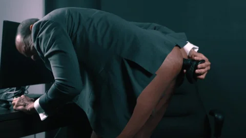 menatplay: Breaking the Ice with a Dildo Break