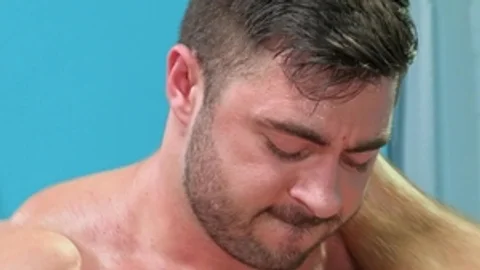 Hot House - Doctor Derek Bolt impressed by Pierce Paris